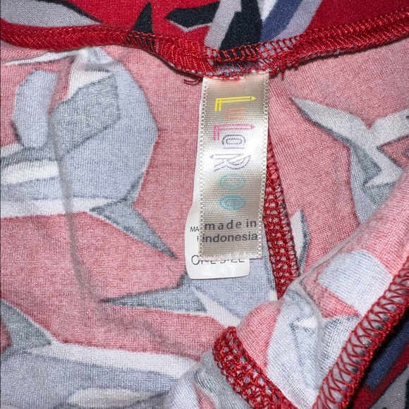 Lularoe killer whale leggings OS - Picture 4 of 4